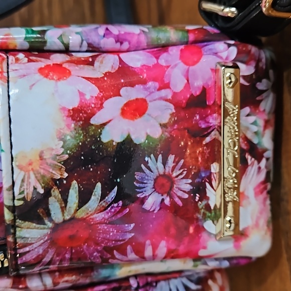 Betsey Johnson Dog and Daisies Backpack - Picture 6 of 10